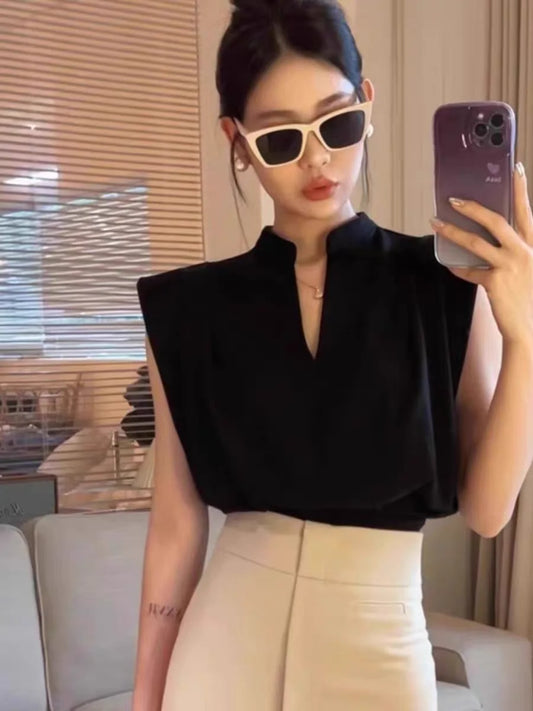 Cropped V-neck Sleeveless Blouse
