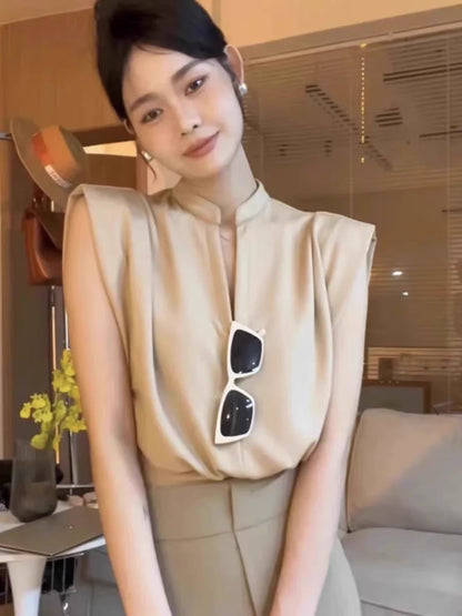 Cropped V-neck Sleeveless Blouse